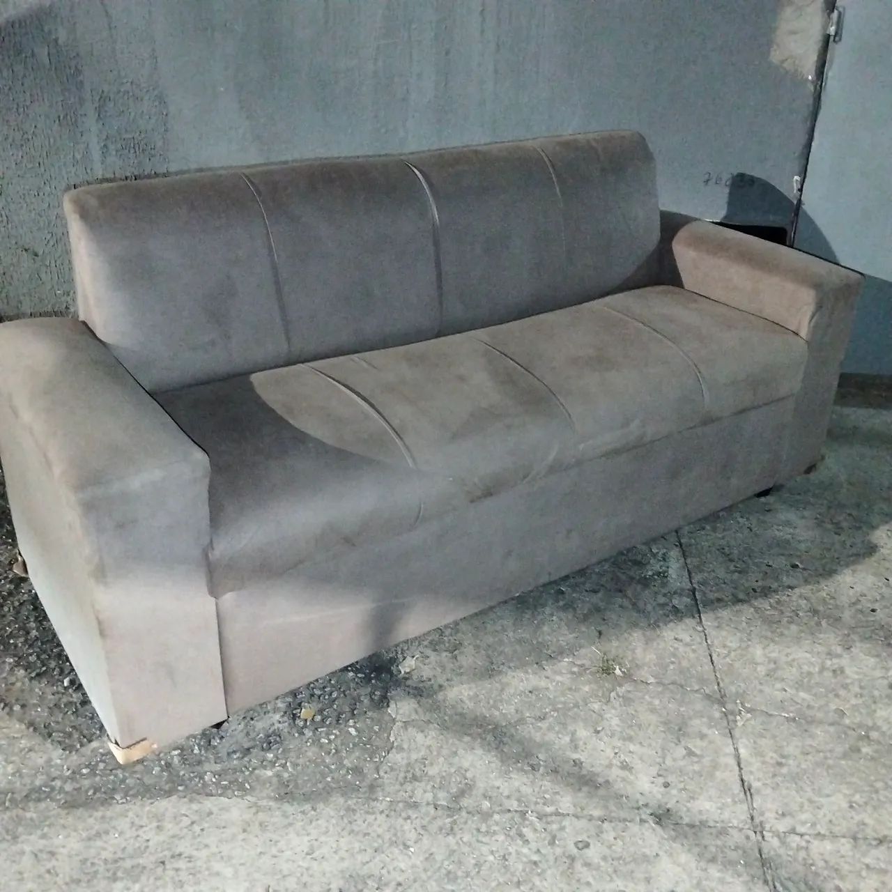 Sofá seme novo entrega grátis  - Foto 2