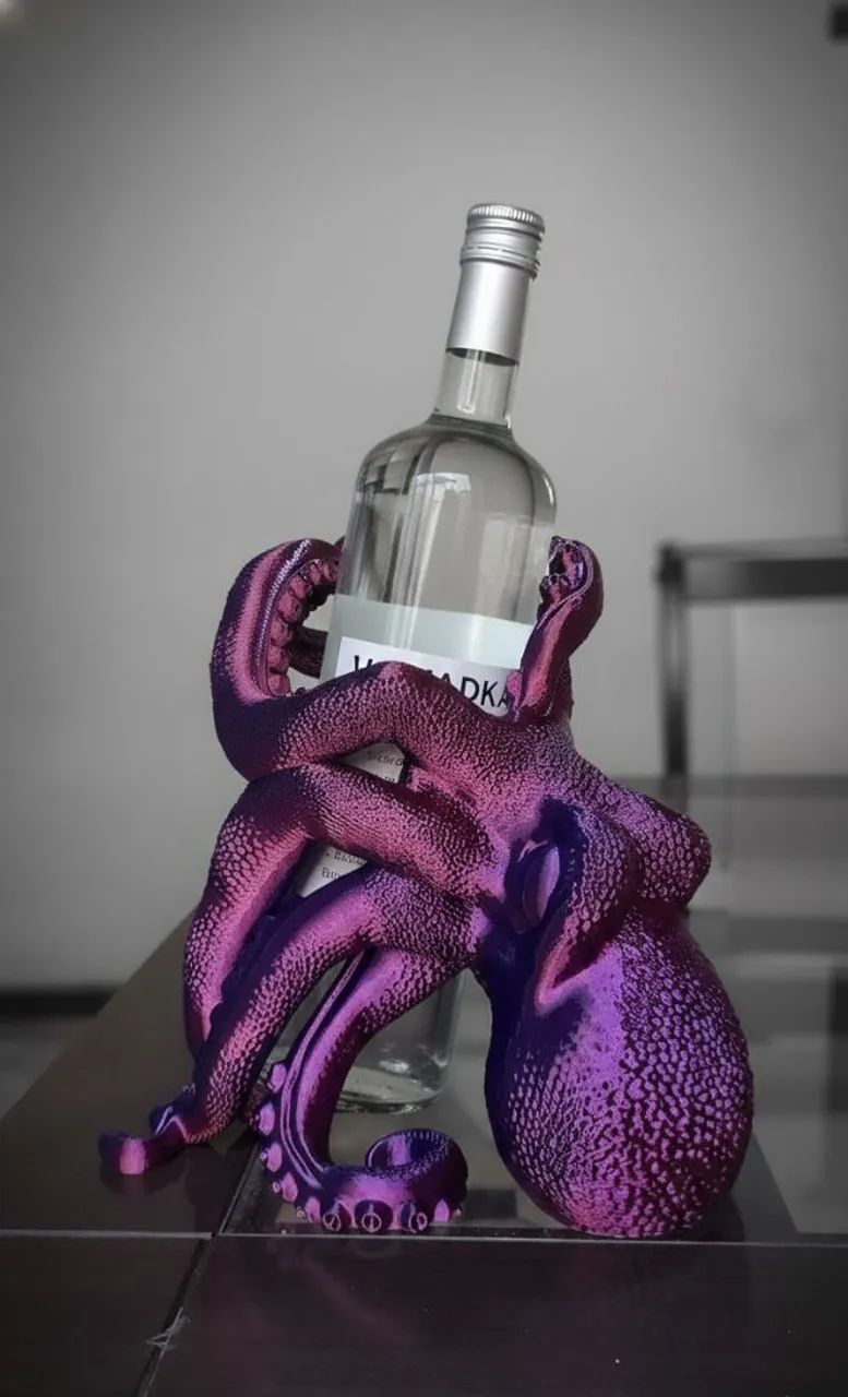 Escultura Porta-Garrafas Polvo Metalizado<br><br>Decoração Exclusiva - Foto 2
