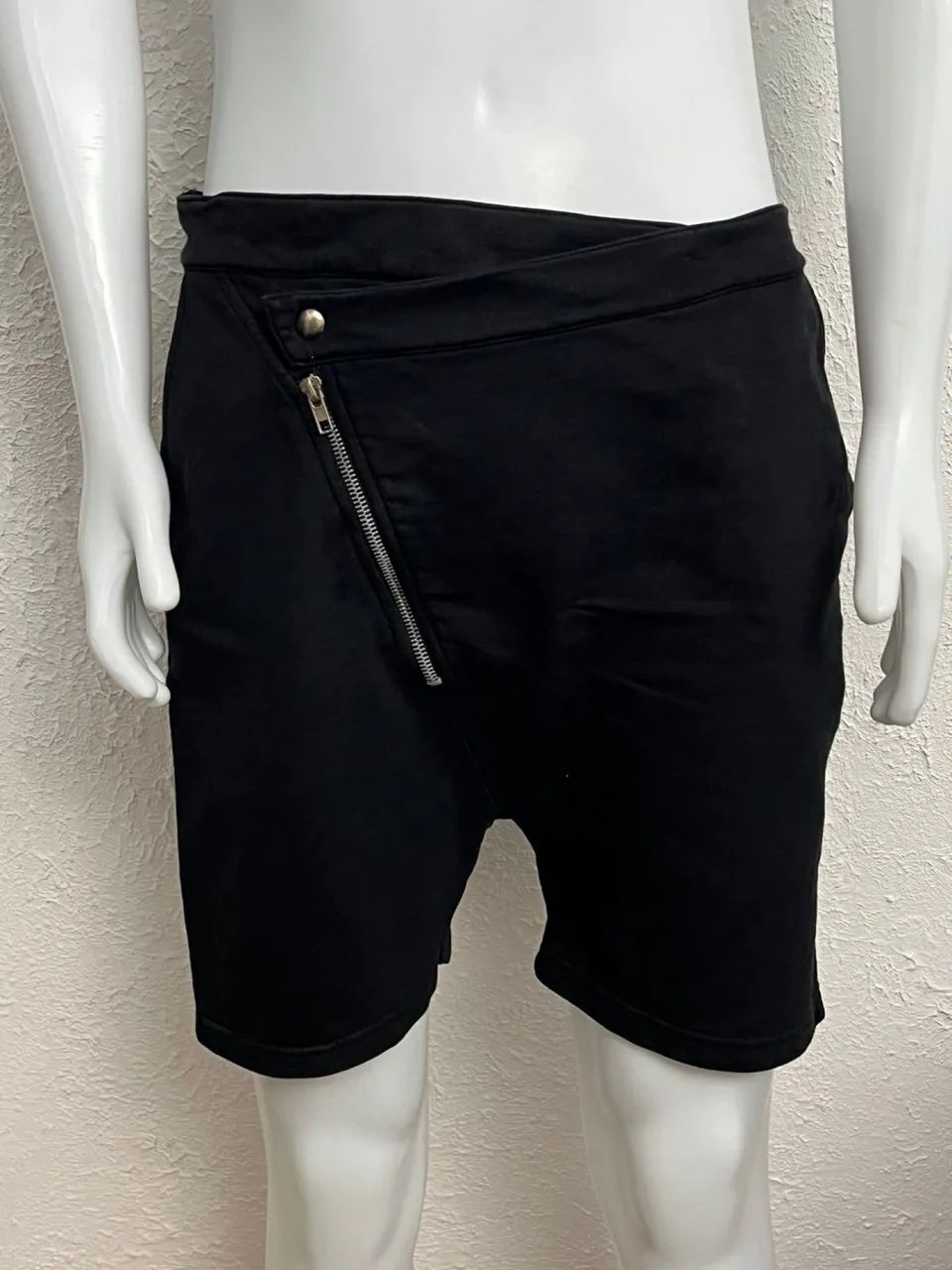 Bermuda Zara Man Tamanho G Preto Bom Estado - Foto 4