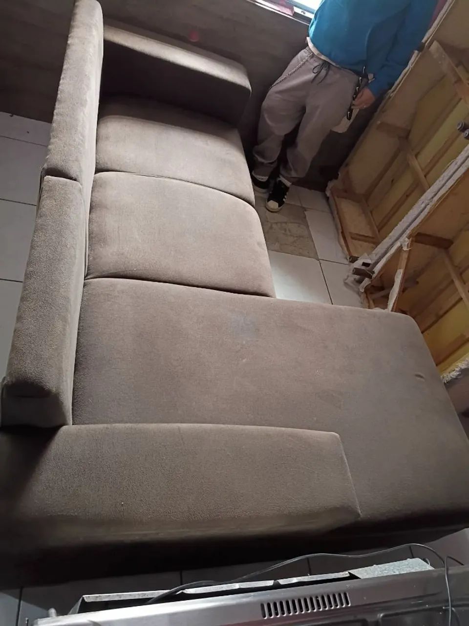 Sofá bem confortável  ENTREGO  - Foto 5