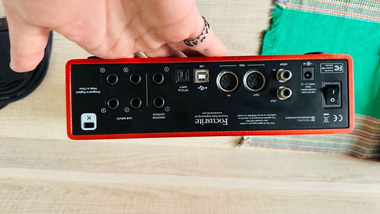 Interface de áudio Focusrite 18i8 Placa de Áudio - Foto 5