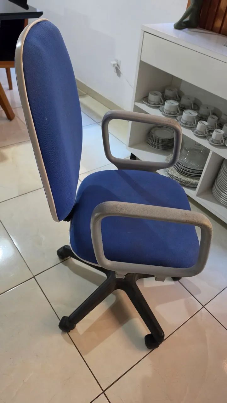 Cadeira giratória  - Foto 4