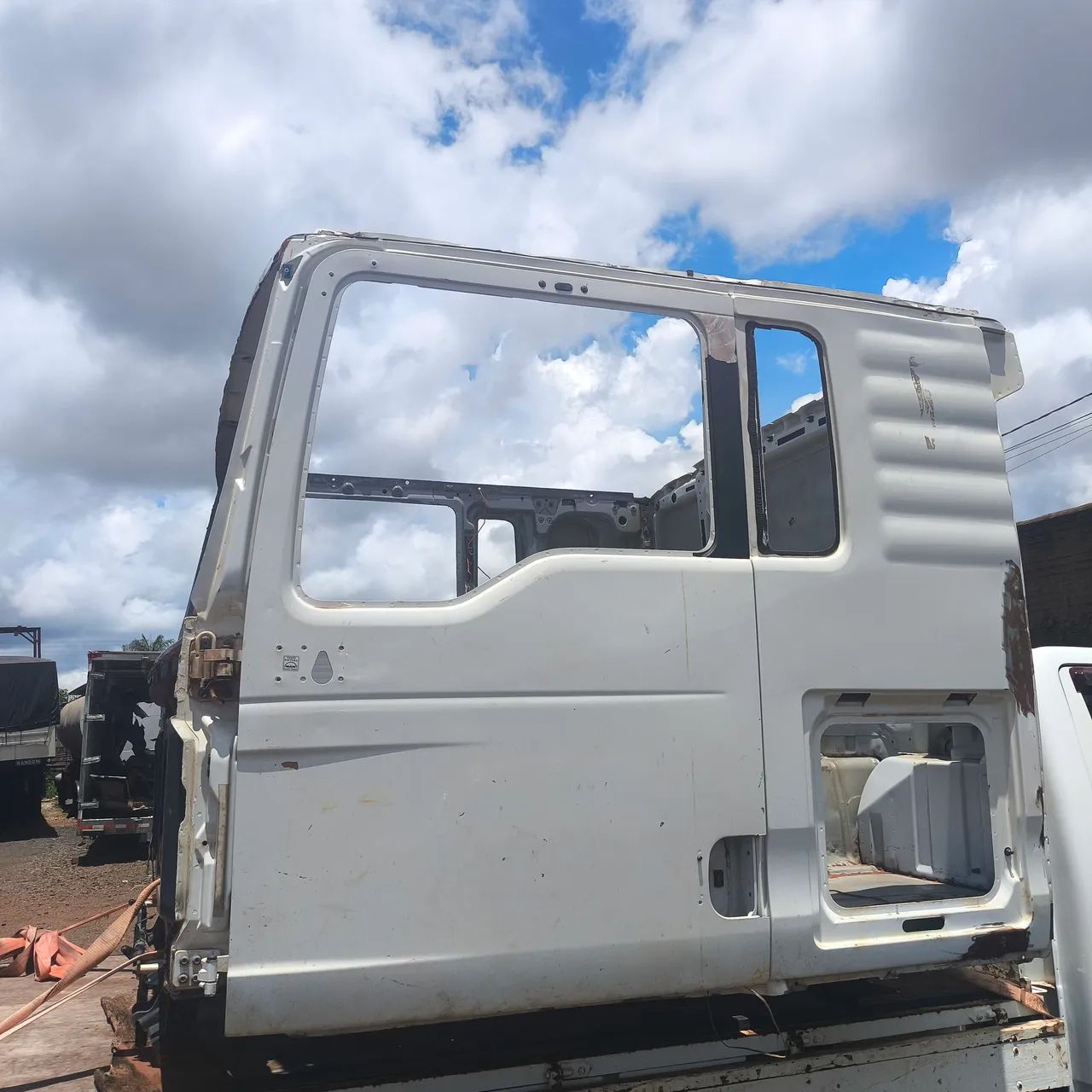 Cabine Man tgx - lataria - parcial - Foto 3