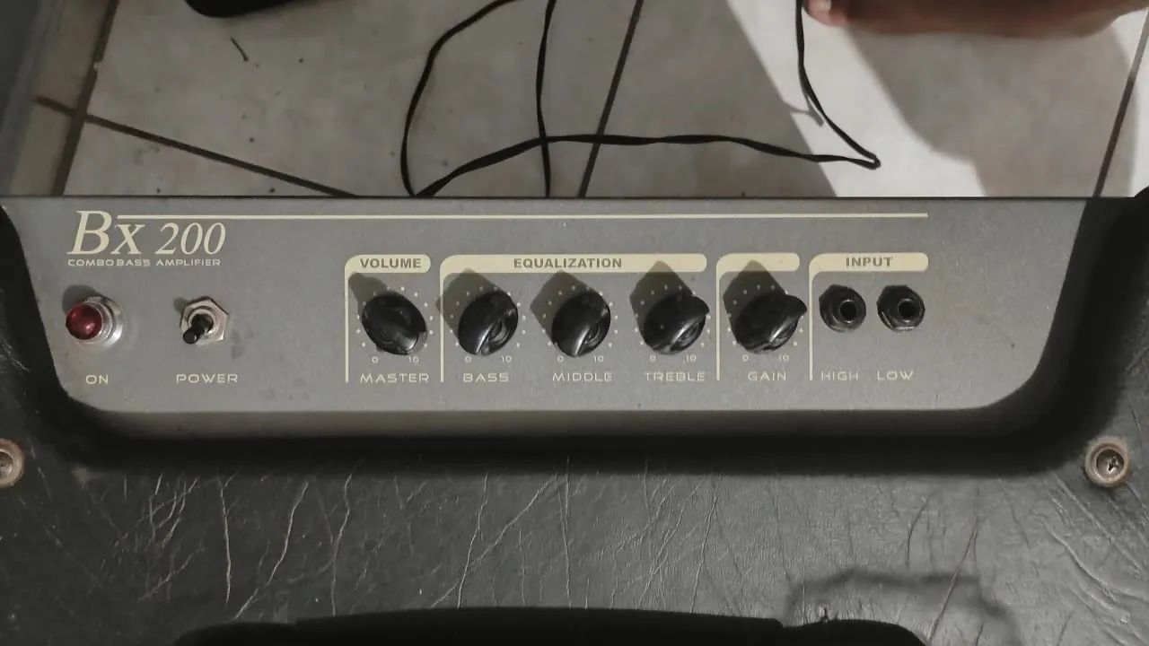 Cubo amplificador pra baixo  - Foto 4