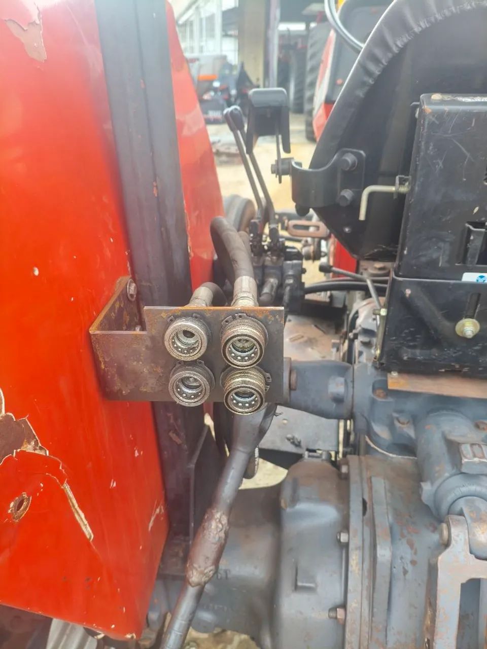 Trator Massey Ferguson 275 4x2  - Foto 5