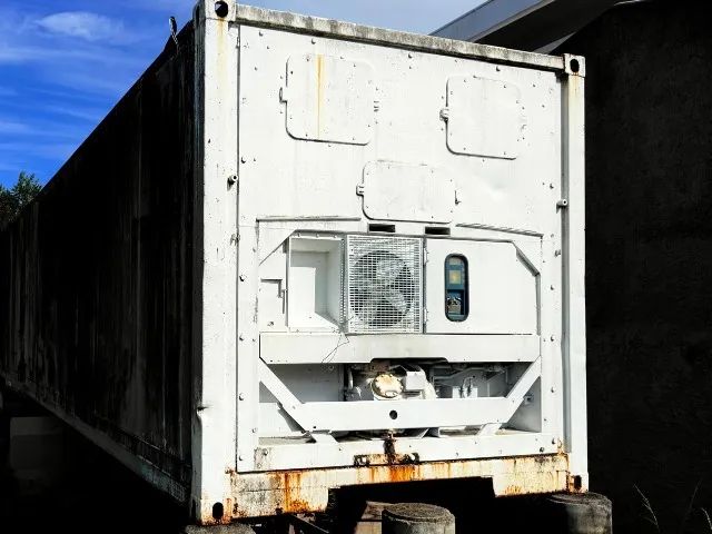 Container Reefer 40" no sul da ilha 