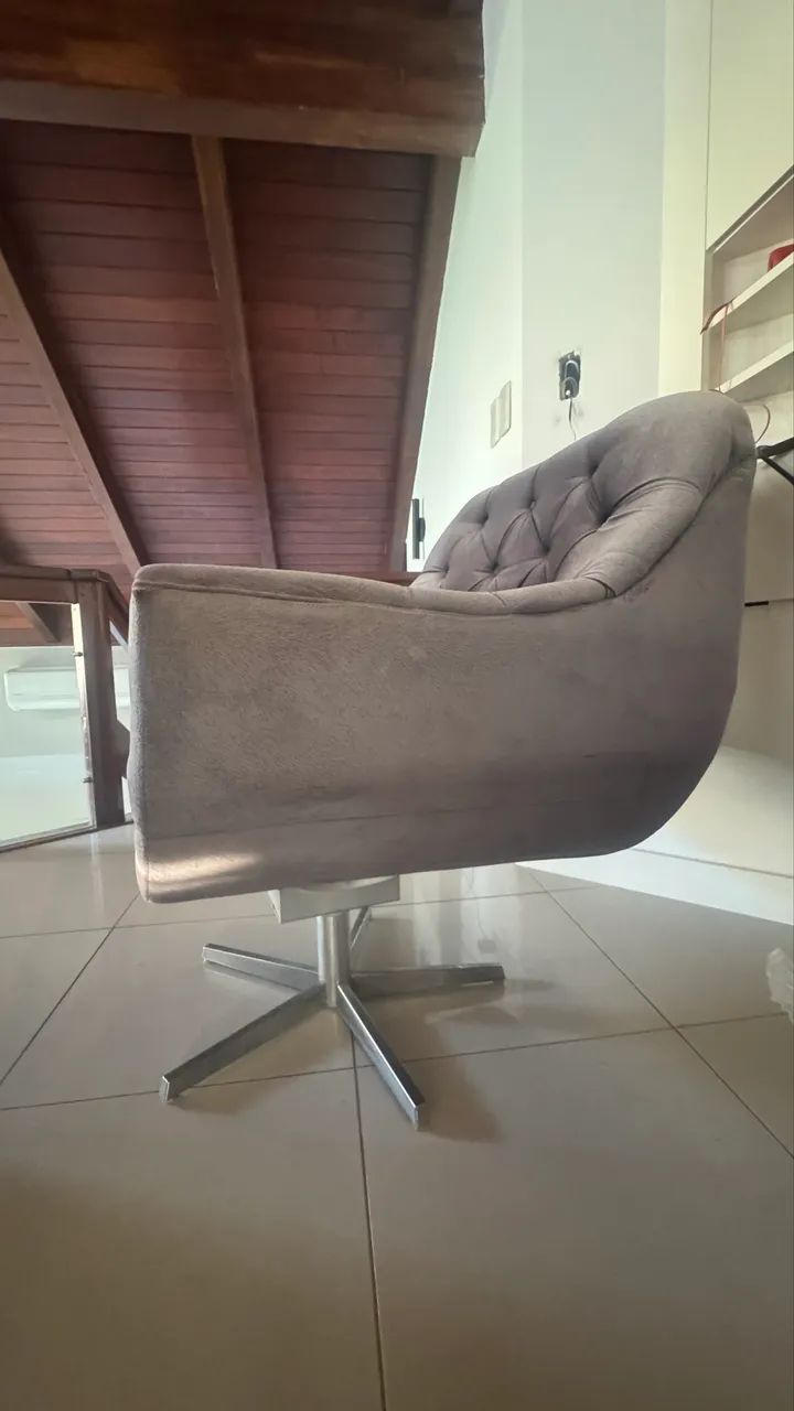 Poltrona giratória e levemente reclinável - Foto 4