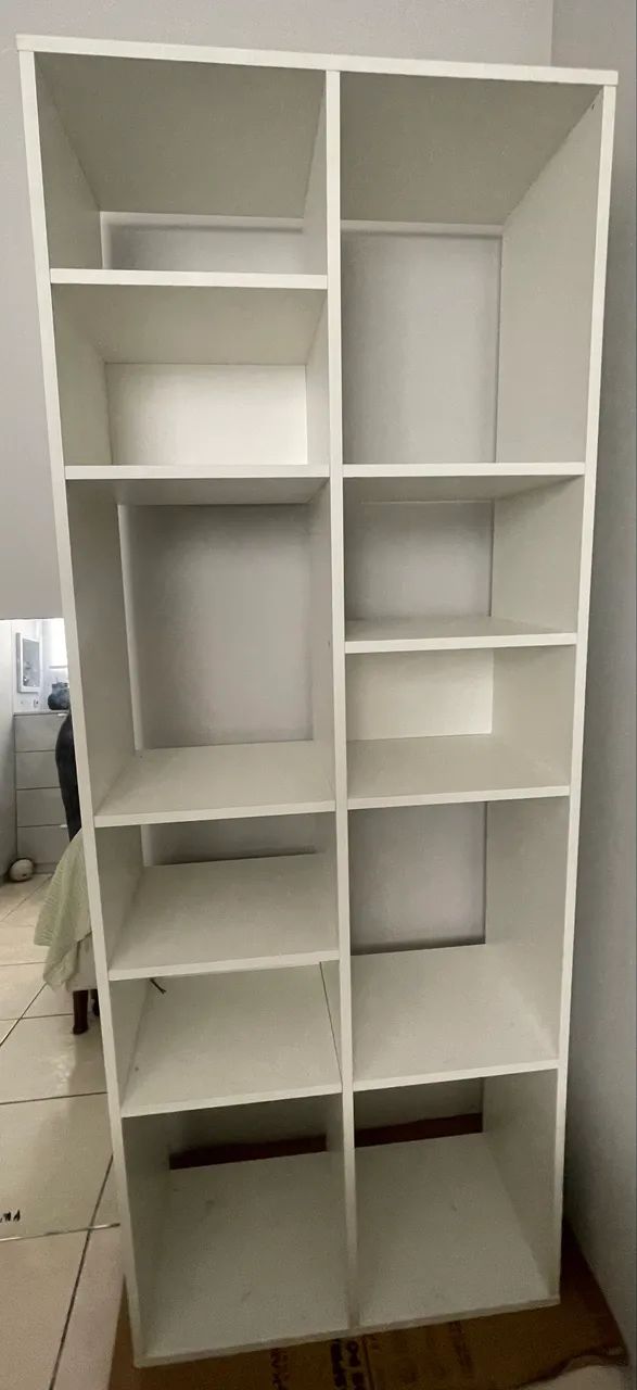 Estante com nichos