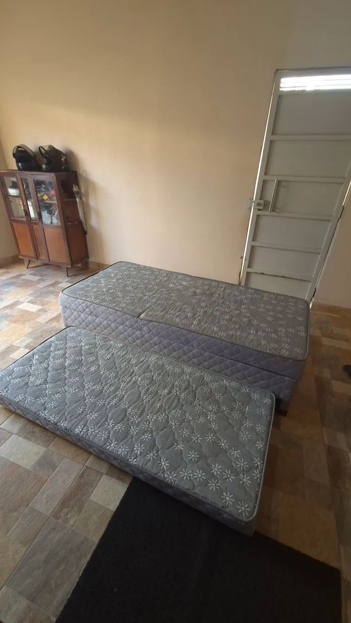 Cama de solteiro com cama auxiliar e colchões - Ótimo estado - Foto 5