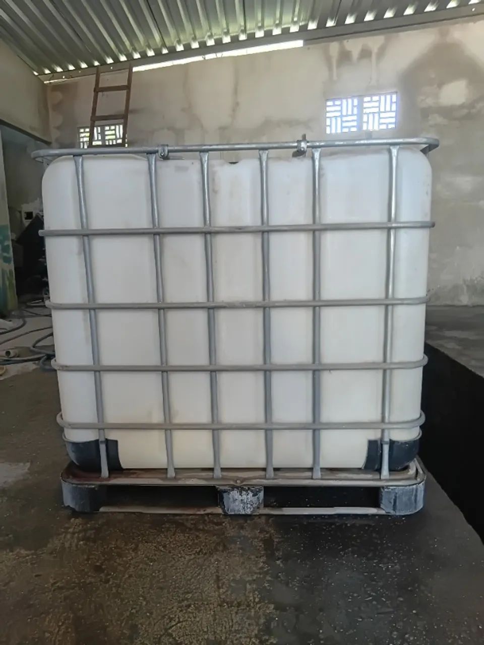 Bombona de 1000L em bom estado