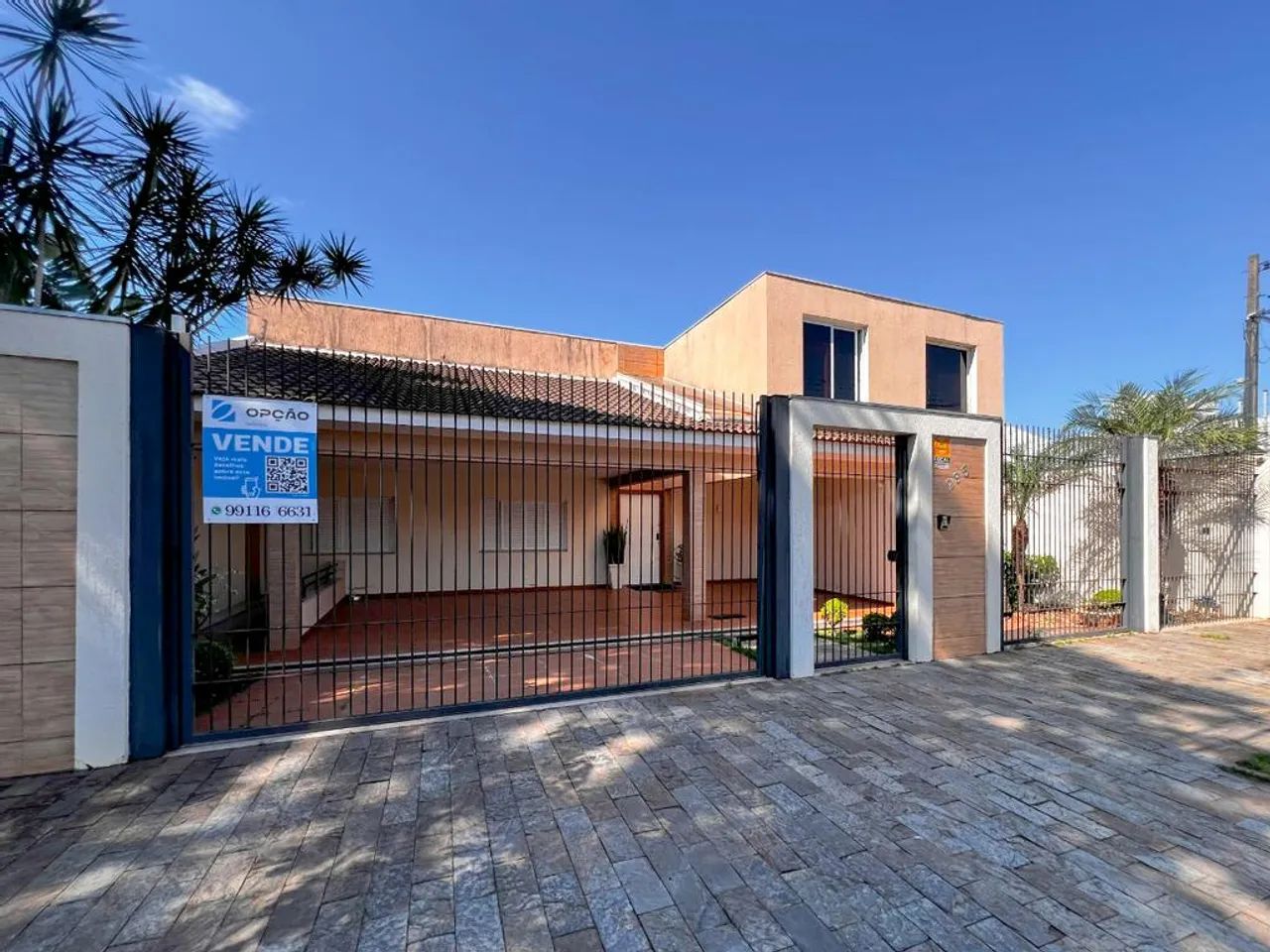 Casa à venda em Maringá, Zona 04, com 3 quartos, com 550 m² - Foto 2