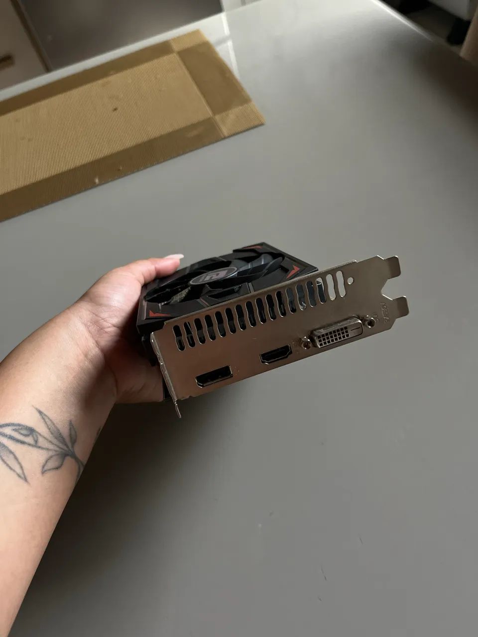 RX 550 4GB | COM DEFEITO  - Foto 2