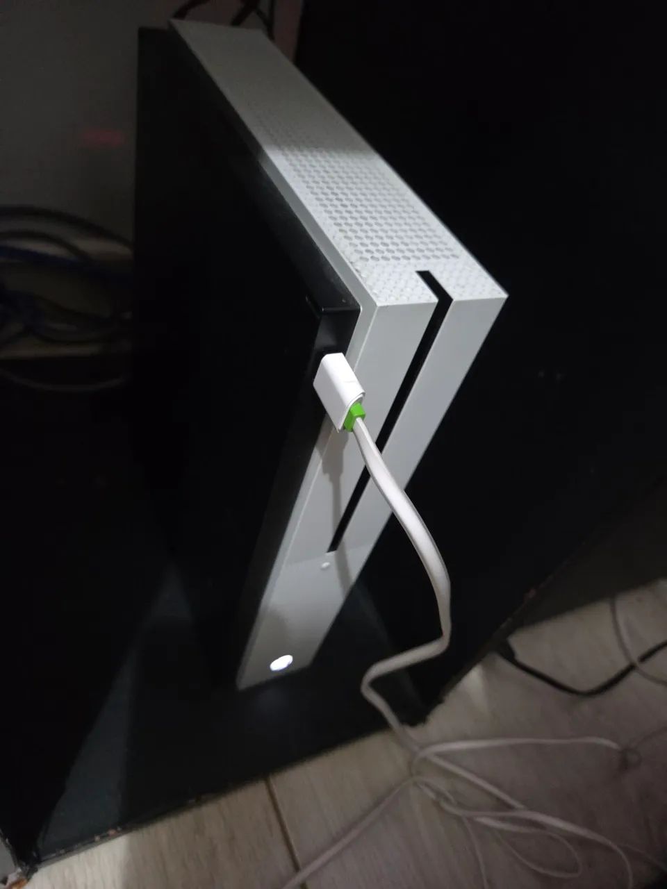 Xbox One S - 1TB - 1 Controle -  Troco em PC - Foto 2