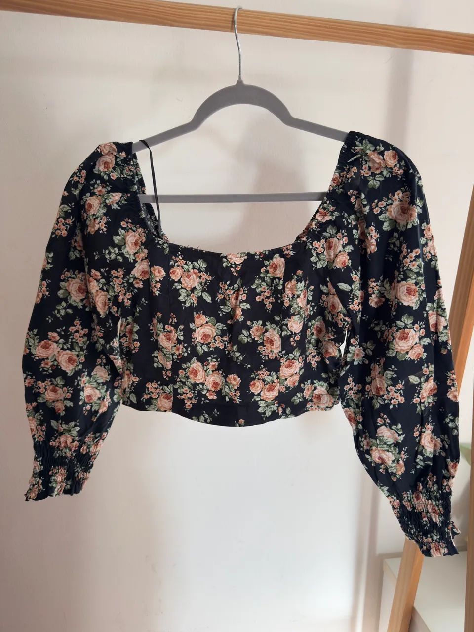 Blusa renner flores super delicada em estado de nova