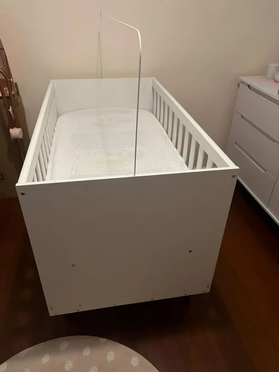Berço 3 em 1 com colchão branco - Foto 4