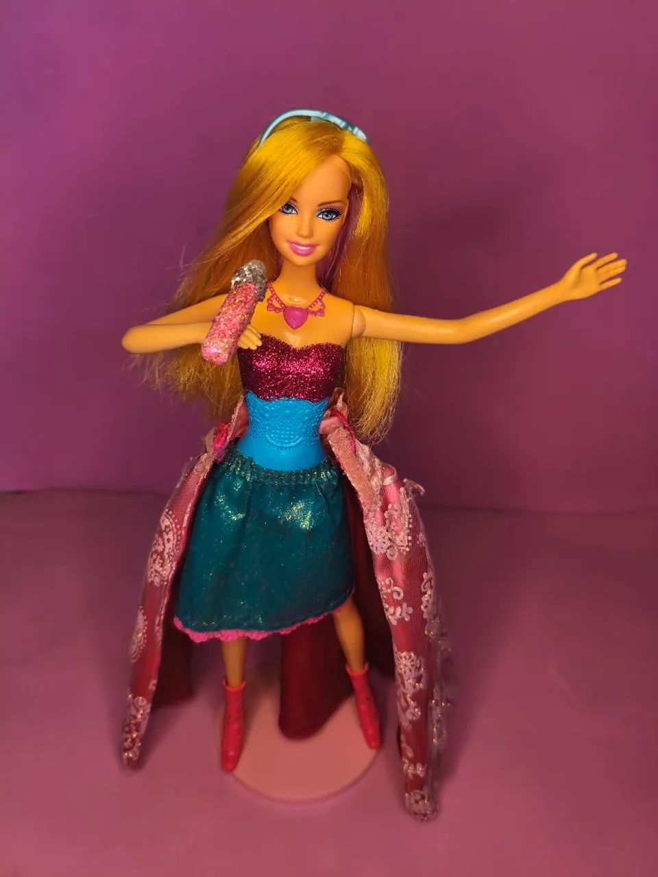 Barbie princesa e a pop star usada  - Foto 2