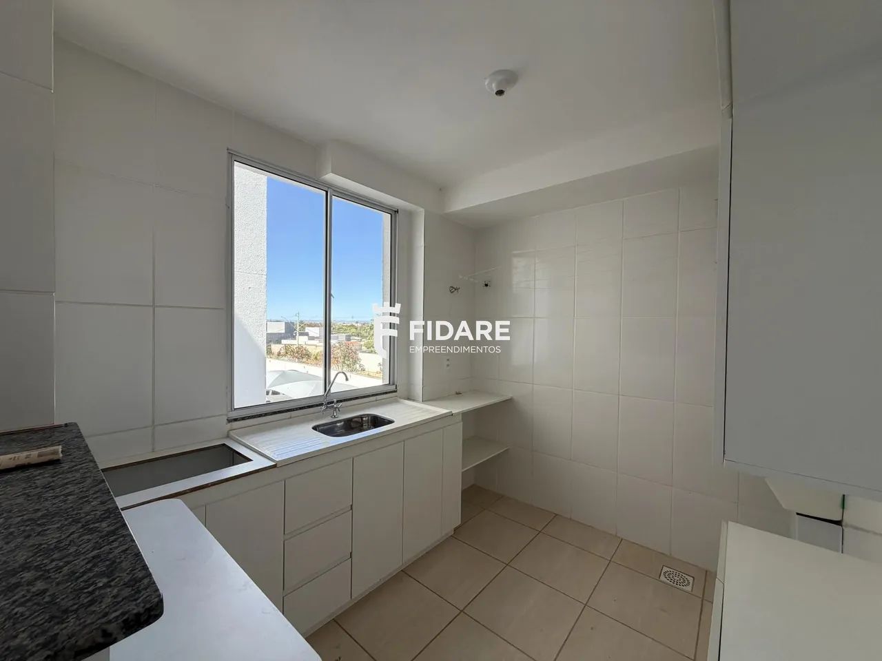 Aluga-se apartamento com 02 quartos com planejados no Jardim Panorama