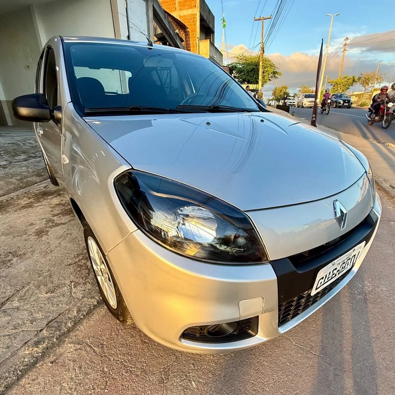 Renault Sandero AUTHENTIQUE HI-FLEX 1.0 16V 5P 2014