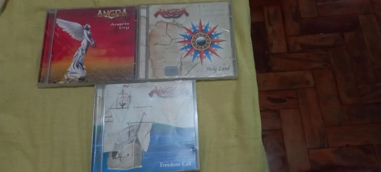 **Baixei** 3CD's Angra - Era André Matos originais de época) Paradox e Eldorado 96/97