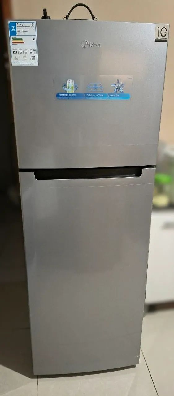 Vendo geladeira Midea 410l NOVA