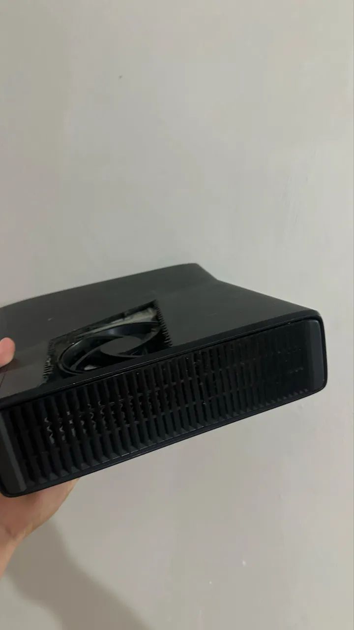 Xbox 360 slim com defeito  - Foto 3