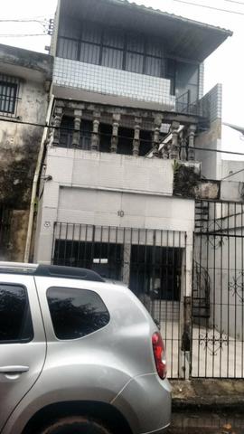 Vendo Prédio de 3 andares c 3 três apartamentos, valor à vista R$ 250.000,00 - Foto 2