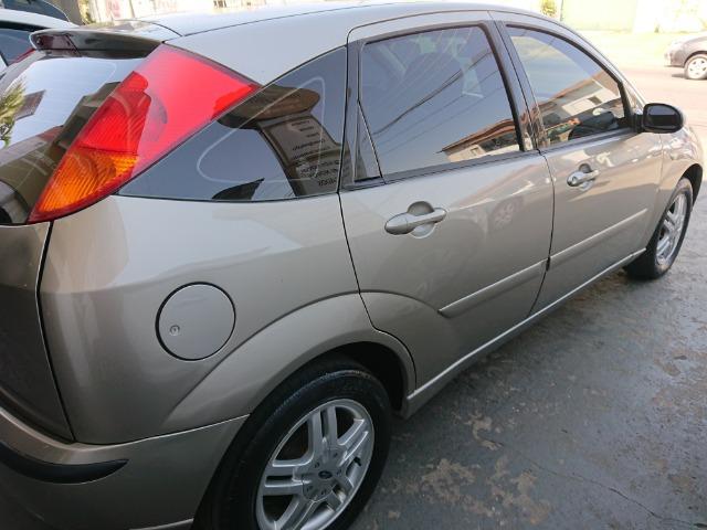 Ford Focus Hacht GLX 1.6 2004 - Foto 2