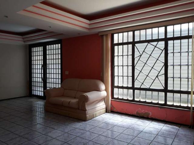 Casa com 8 Quartos à Venda - Foto 3