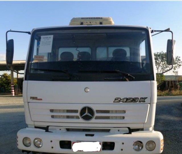 CAMINHÃO MERCEDES 2423