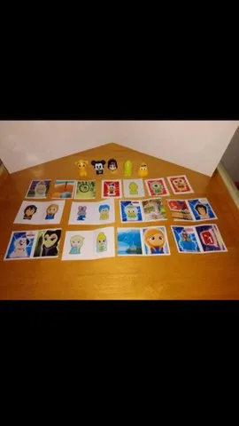 Lote 5 Gogos Disney e 23 Figurinhas conforme fotos Gogo?s