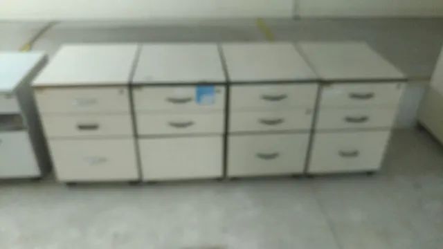 Gaveteiro 3 ou 4 gavetas, Mdf, bege claro ou marrom, bom estado. - Foto 3