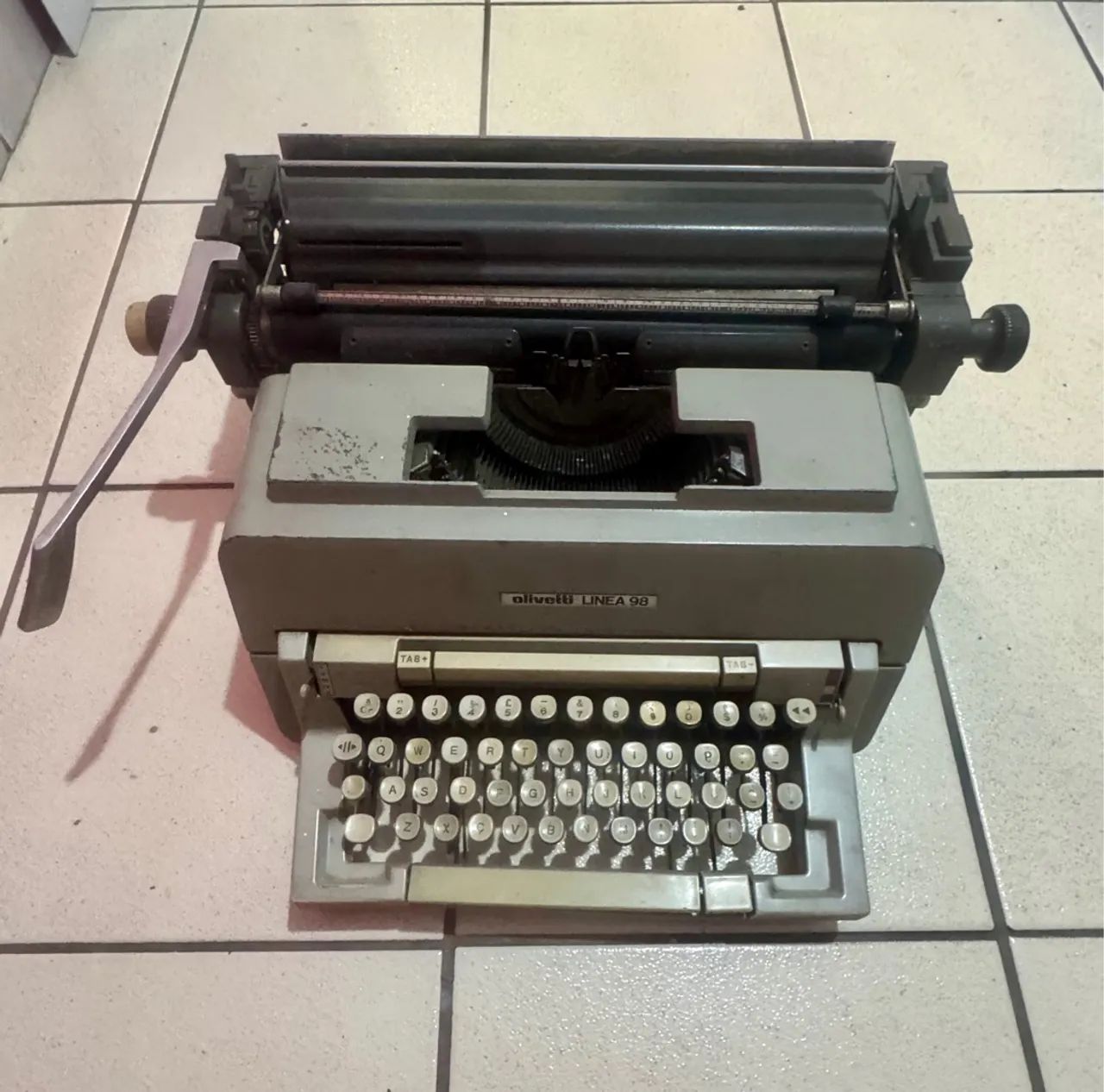 máquina escrever olivetti linea 98