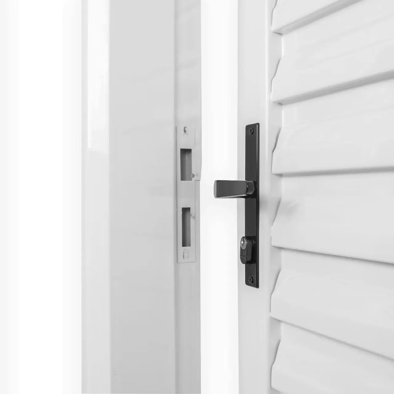 Porta alumínio Branco com forramento e fechadura  - Foto 3