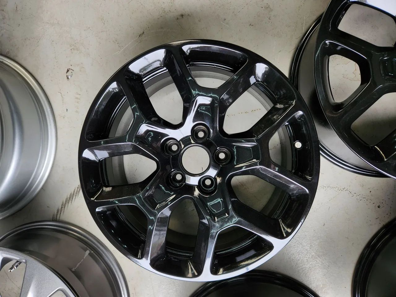 Jogo de rodas Renegade Compass aro 17 Furação 5x110 - Foto 5