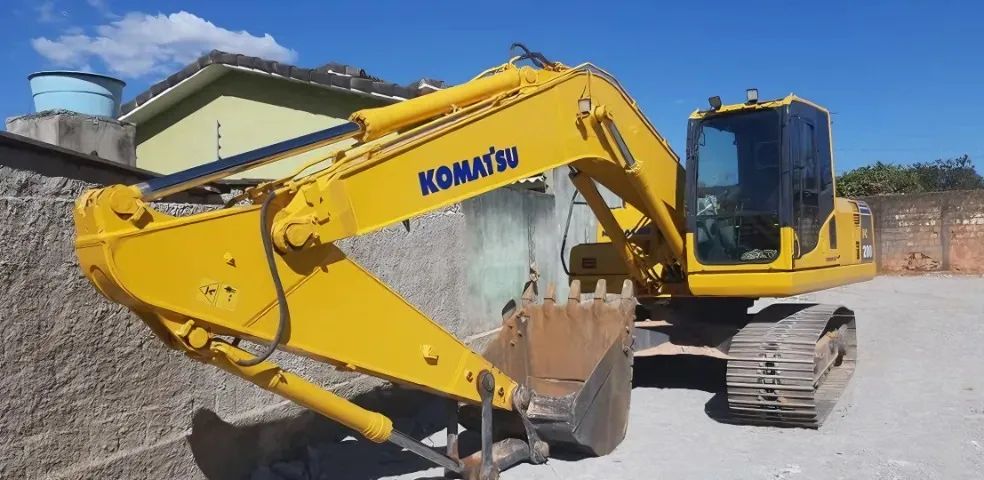 Escavadeira Komatsu Pc 200 Ano 2012 (repasse)