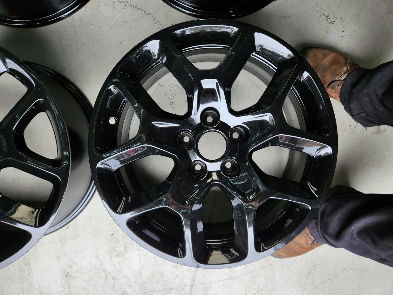Jogo de rodas Renegade Compass aro 17 Furação 5x110 - Foto 3