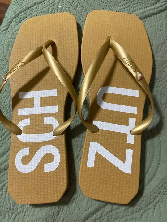 Sandália Havaiana Schutz Dourada 37/8