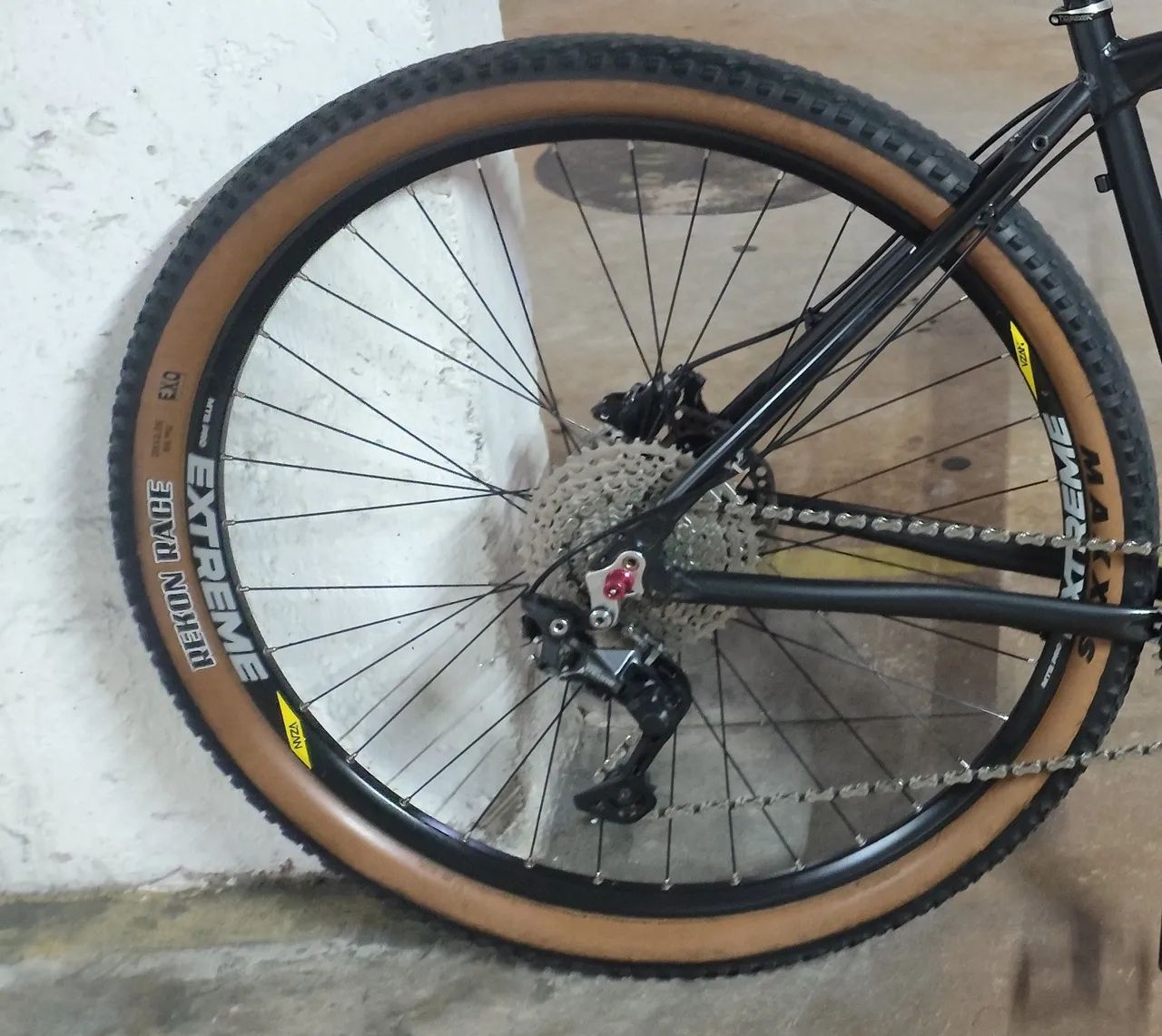 Vendo pneus Maxxis Recon race e minion (valor negociável) leia a descrição!!!! - Foto 2