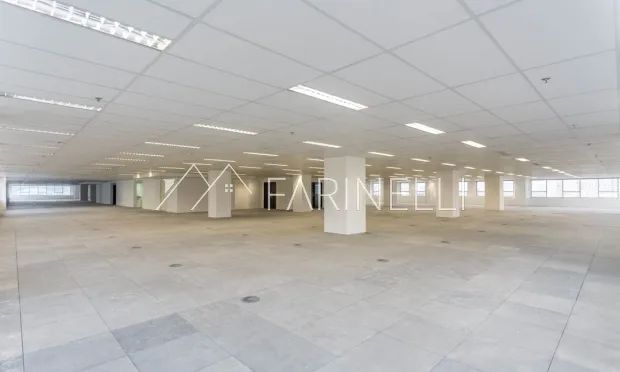 Excelente sala comercial em prédio moderno na Av. Presidente Vargas
