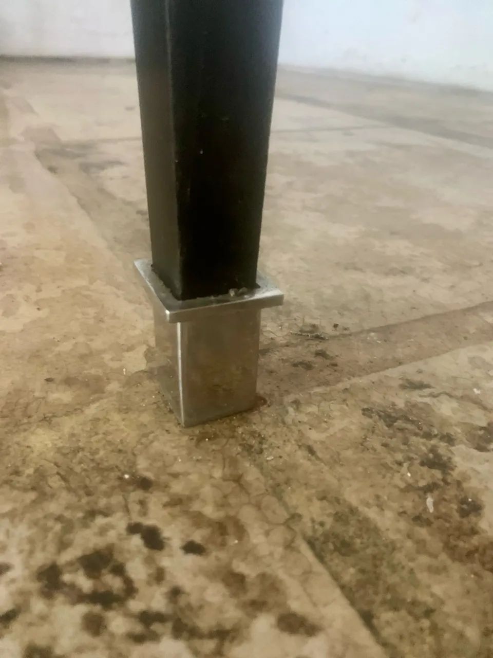 Mesa de jantar 8 lugares de Vidro Madeira de lei e pés calçados 2,00x0,90 - Foto 2