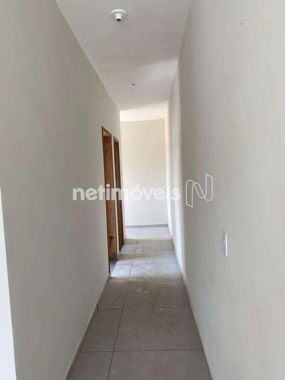Casa Geminada com Quintal Gramado - Foto 5