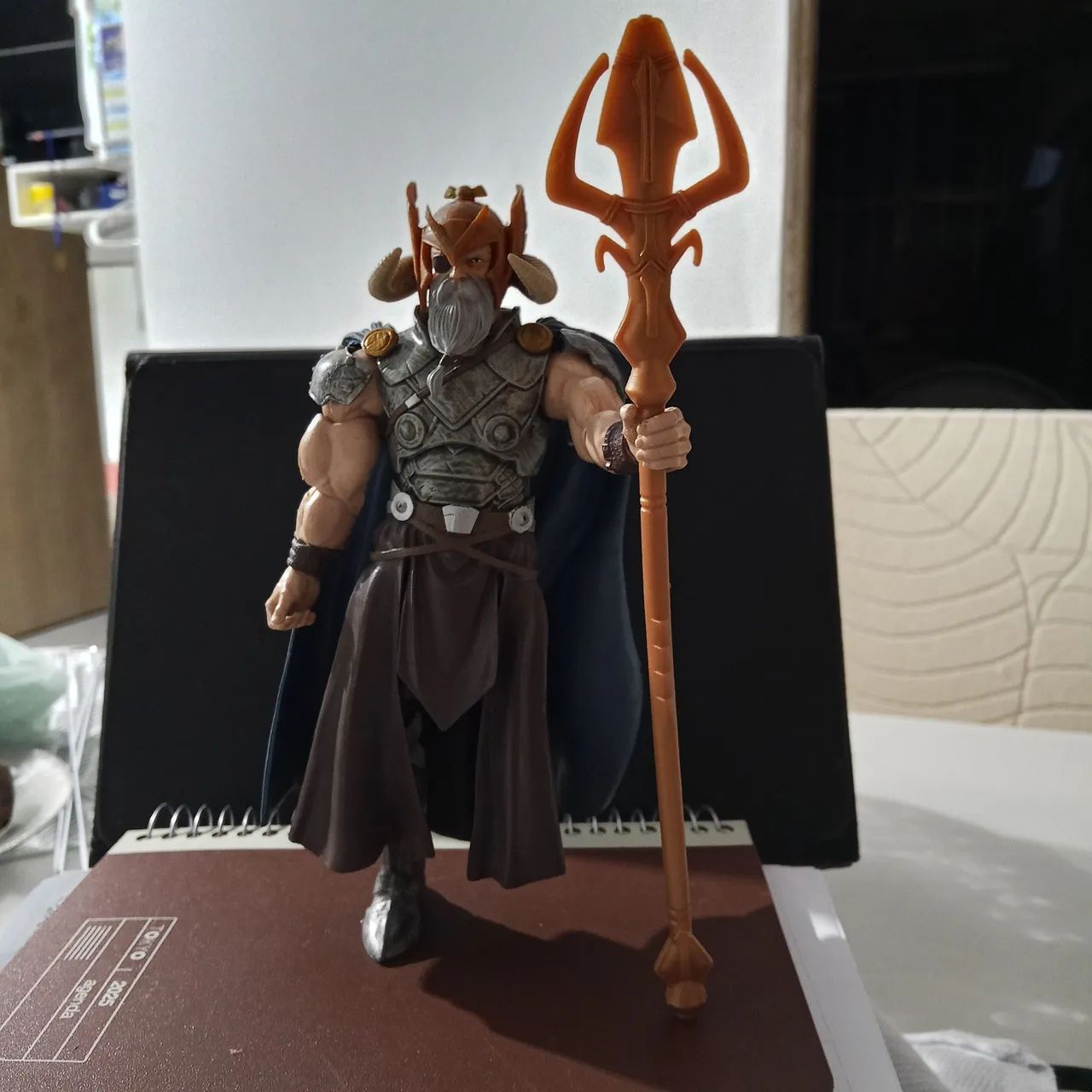 BAF ODIN ALL FATHER (FALTA A PERNA ESQUERDA)