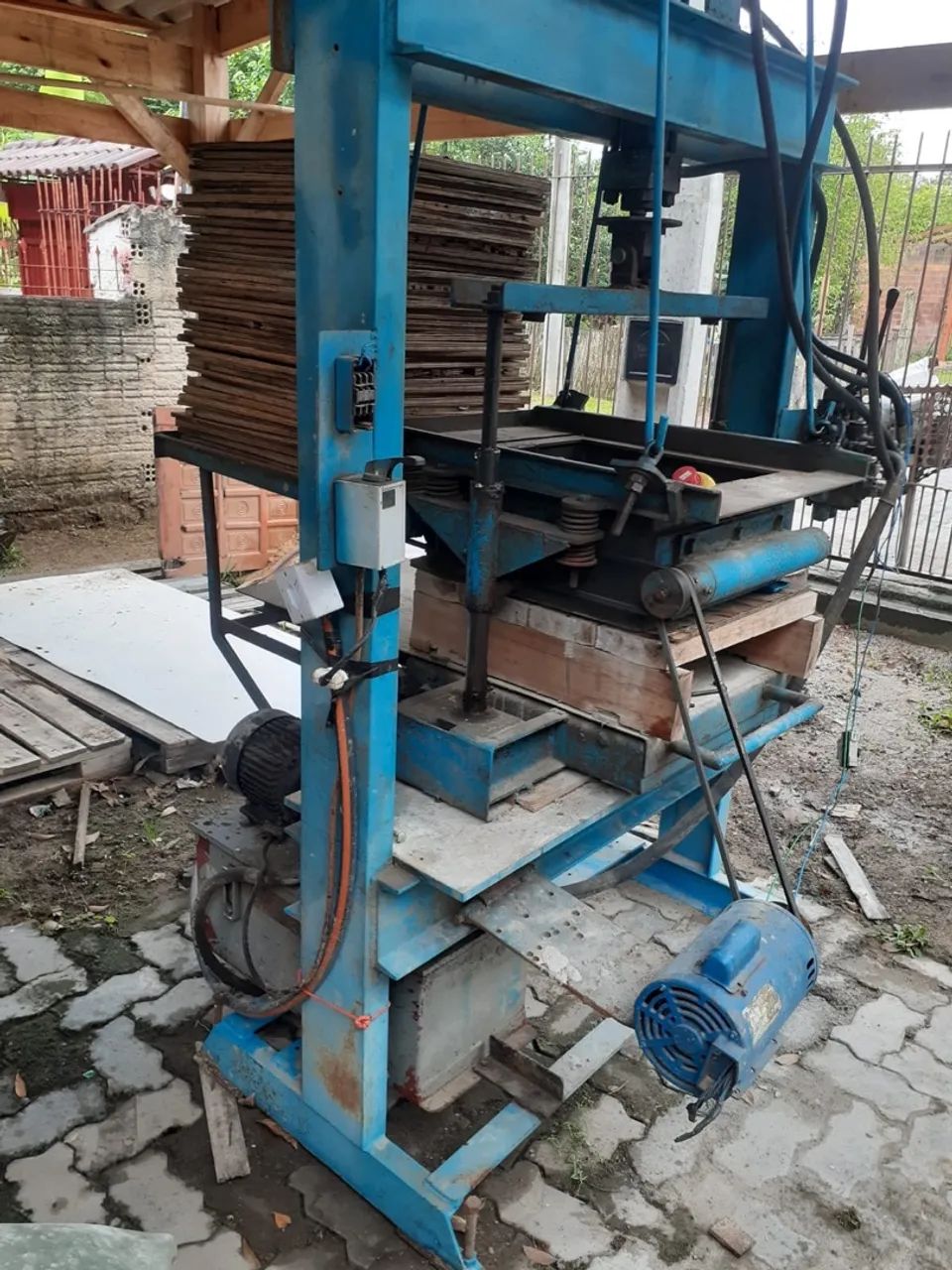 Máquina hidráulica para PVS e bloco de concreto. - Foto 2