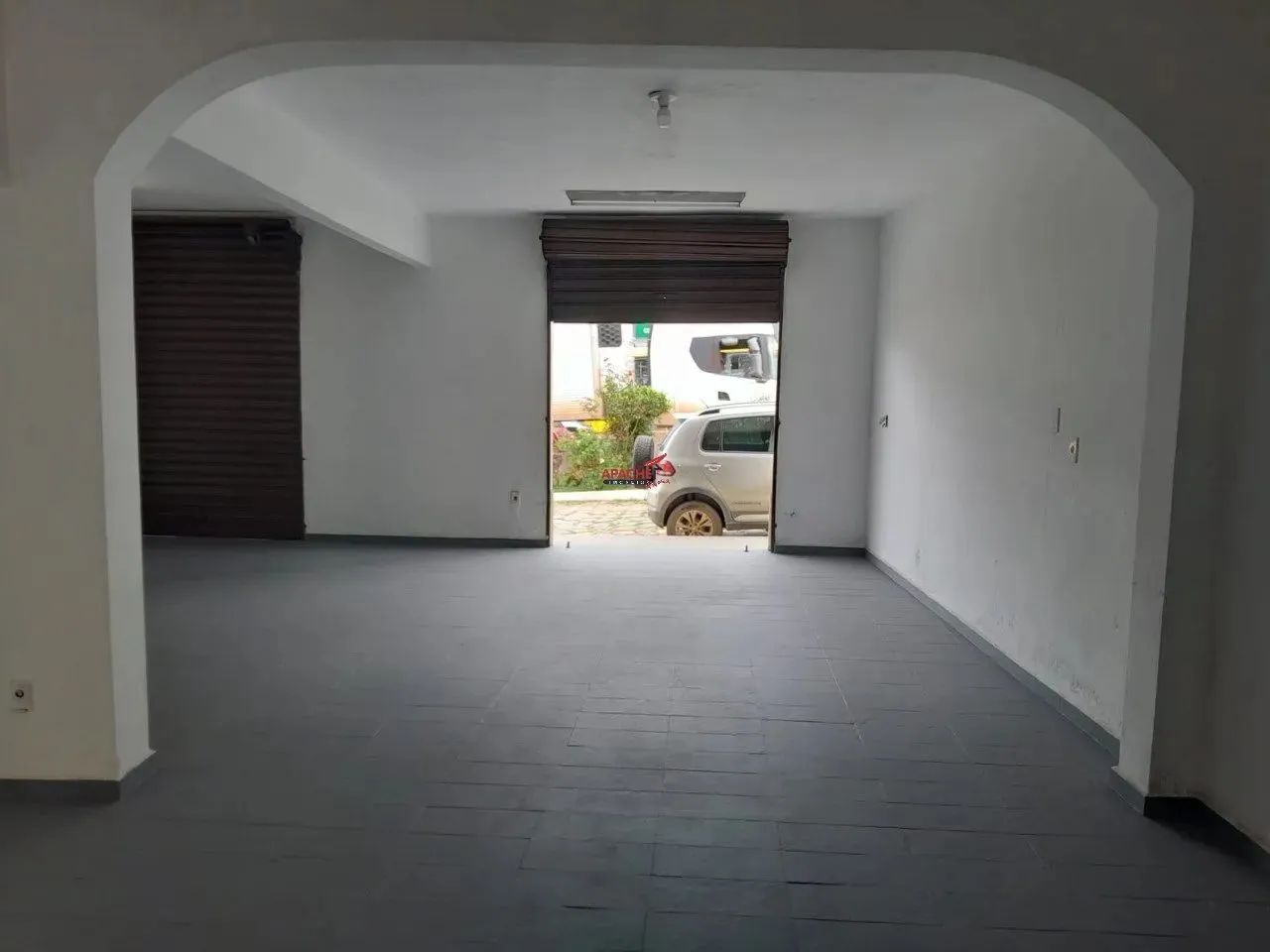 Loja com kitnet para locação, no bairro Santo Antônio em Viçosa - MG. - Foto 6