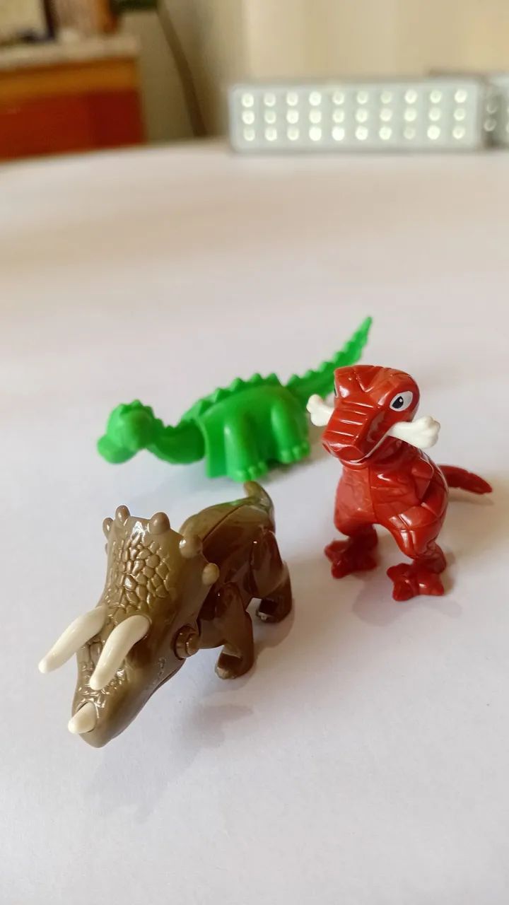 Lote 3 Bonecos antigo brinquedo coleção kinder ovo dinossauros - Foto 2