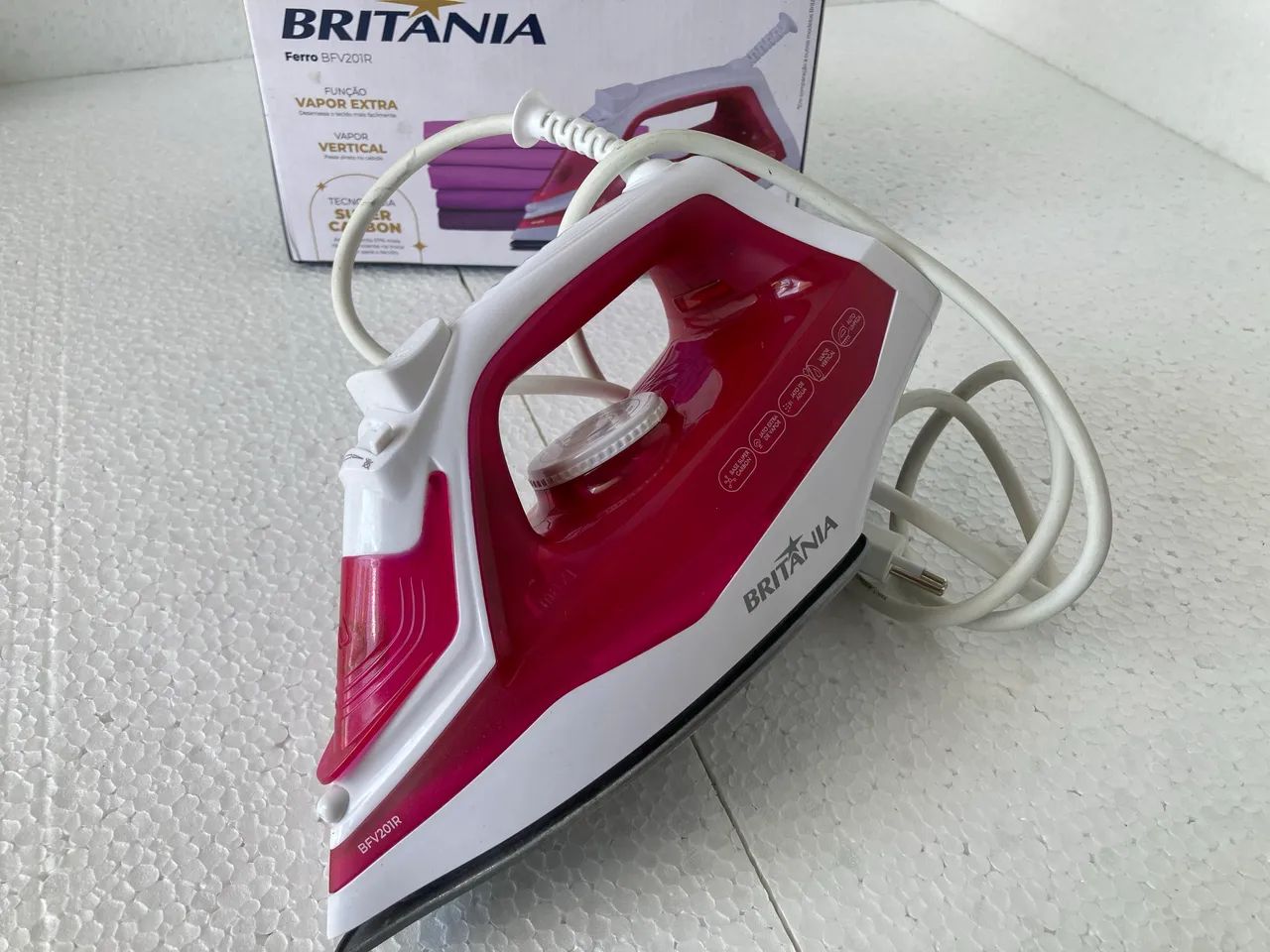 Ferro de Passar Roupa Antiaderente - Britânia - Foto 3