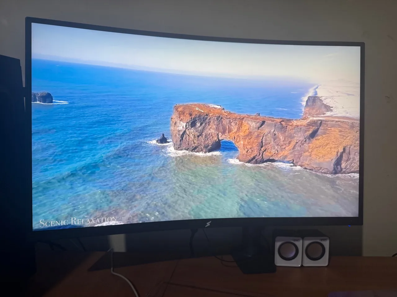 Monitor Curvo 27 2K 165HZ - Vai com suporte Articulado
