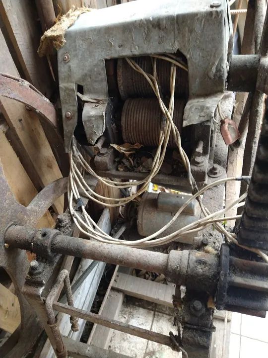 Moinho de cana elétrico antigo -  - Foto 5