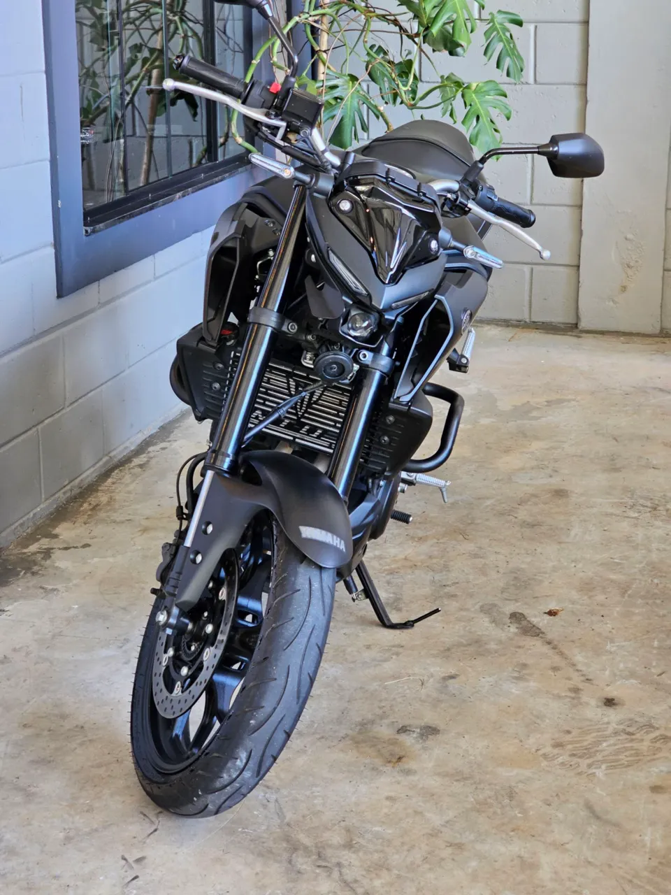Yamaha MT-03 2023 Preta - Apenas 9.473 km | Impecável!