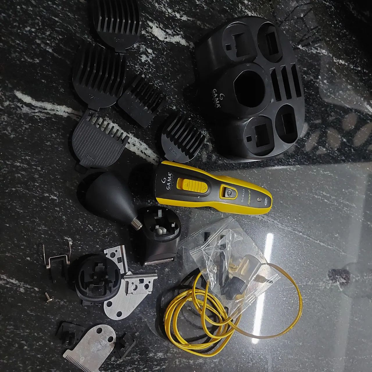 vendo barbeador esta novinho OBS DESMONTEI EM CIMA PRECISA AMONTAR - Foto 2